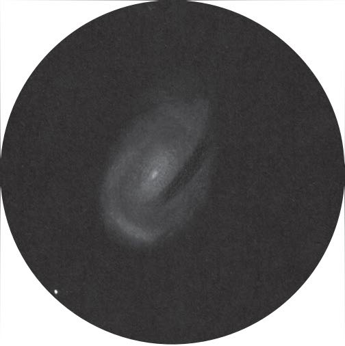 M96 widoczna w teleskopie 400mm na ciemnym niebie wiejskim. Uwe Glahn