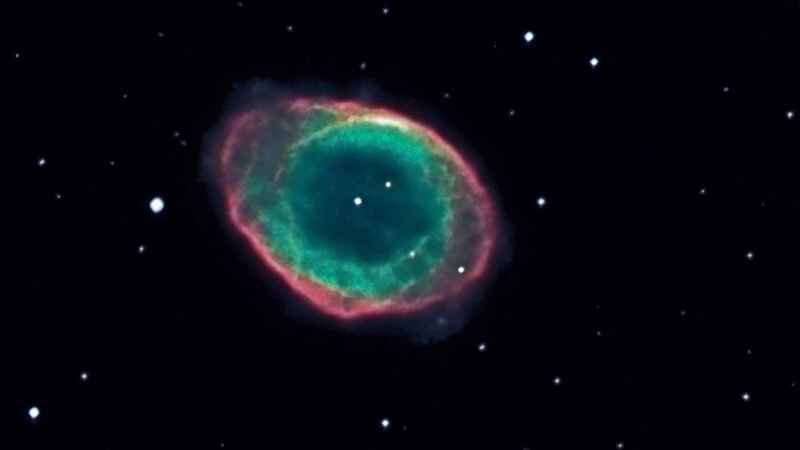 Mgławica Pierścień w gwiazdozbiorze Lutni. Sebastian Voltmer / CCD Guide