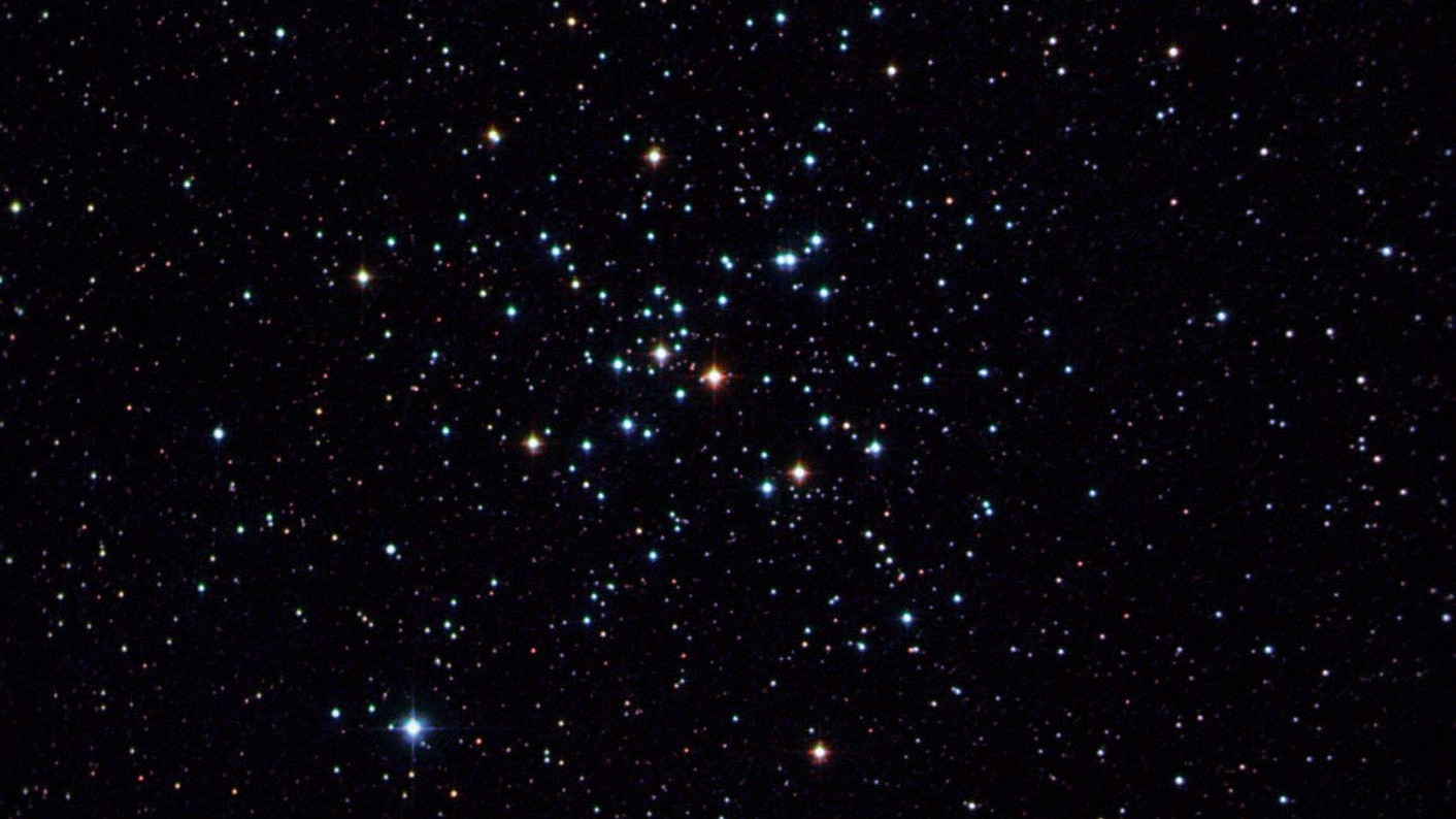 Zdjęcie gromady gwiazd Messier 41 w gwiazdozbiorze Wielkiego Psa wykonane za pomocą 4,5-calowego teleskopu Newtona z ogniskową 440mm. Michael Deger / CCD Guide