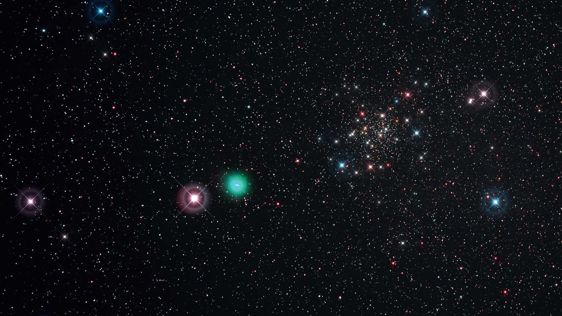 Pogodna noc 21.05.2015 pozwoliła sfotografować kometę C/2014 Q2 (Lovejoy) podczas jej przejścia w pobliżu gromady NGC 188. Zdjęcie zostało wykonane za pomocą teleobiektywu/teleskopu Kowa (ogniskowa: 350mm, f/4) oraz aparatu Canon D6 (Hα-mod) z filtrem UHC-S. Sumaryczny obraz to sześć ekspozycji o czasie naświetlania 450 sekund każda (ISO 800; łączny czas naświetlania: 45 minut). Obróbka: DeepSkyStacker i Photoshop; Spajki dodane jedynie ze względów estetycznych. U. Dittler