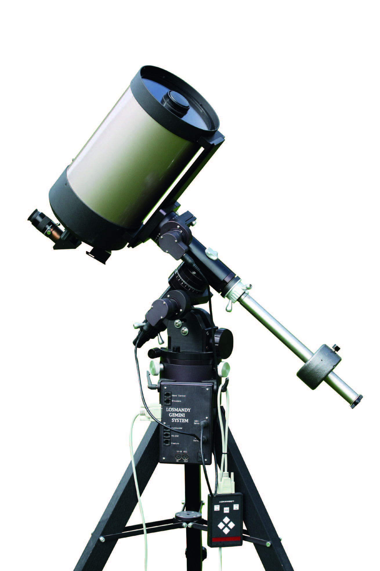 Do obserwacji Księżyca i planet zastosowano tu teleskop Schmidta-Cassegraina na montażu niemieckim typu Losmandy GM-8. Montaż jest znacznie masywniejszy, a co za tym idzie stabilniejszy, niż pokazany wyżej lekki montaż. Obie osie montażu są zmotoryzowane, a montaż wyposażony jest w system GoTo, który umożliwia wycelowanie w wiele obiektów na niebie za pomocą sterownika komputerowego.