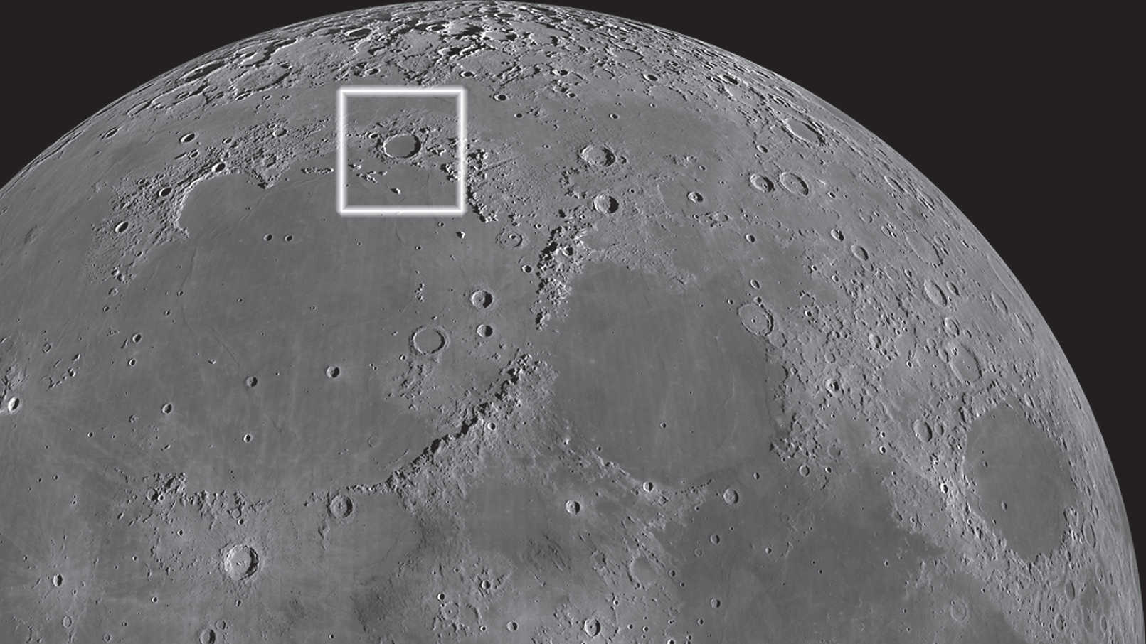 Na północnym skraju Morza Deszczów leży ciemny krater Plato. NASA/GSFC/Arizona State University