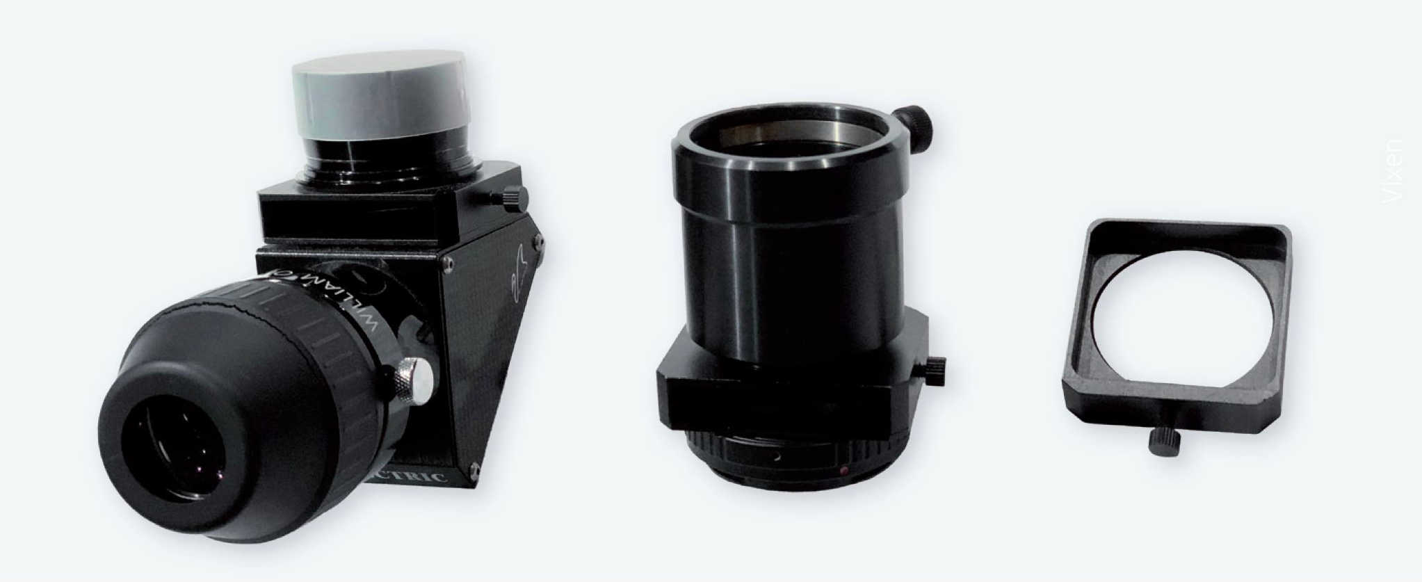 Szuflady filtrowe zamocowane na nasadce pryzmatycznej i na adapterze Canon EOS (radełkowane śrubki służą do mocowania szuflady), oraz faktyczna szuflada na filtr (tutaj radełkowana śrubka pełni rolę uchwytu szuflady). P. Oden