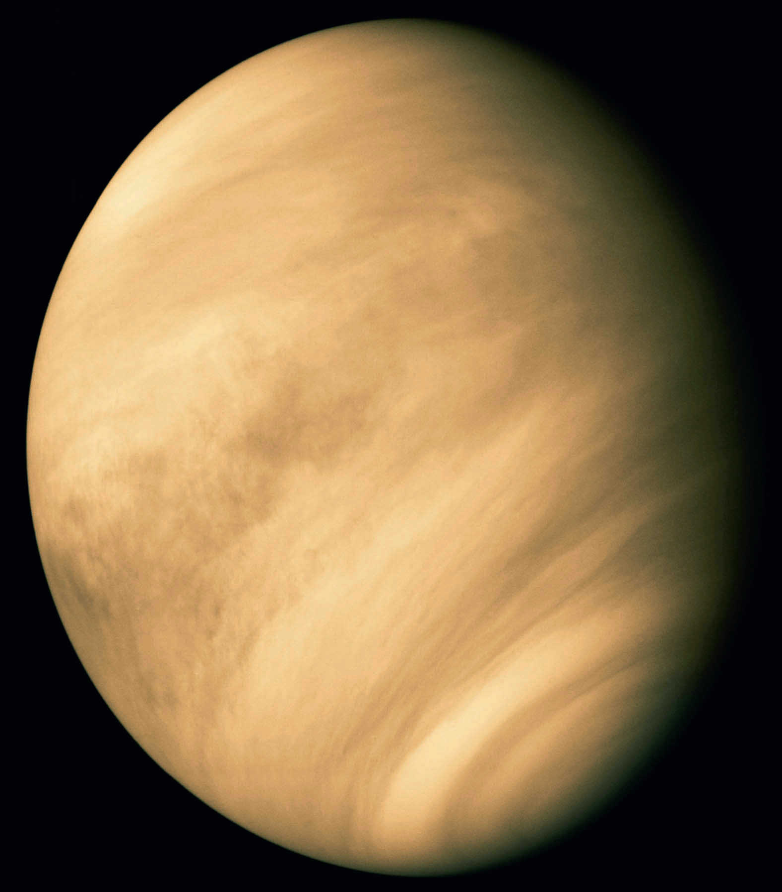 Wenus okiem amerykańskiej sondy Mariner 10 w lutym 1974. Podczas obserwacji wizualnych z Ziemi struktury jej chmur nie są w ten sposób widoczne. Calvin J. Hamilton