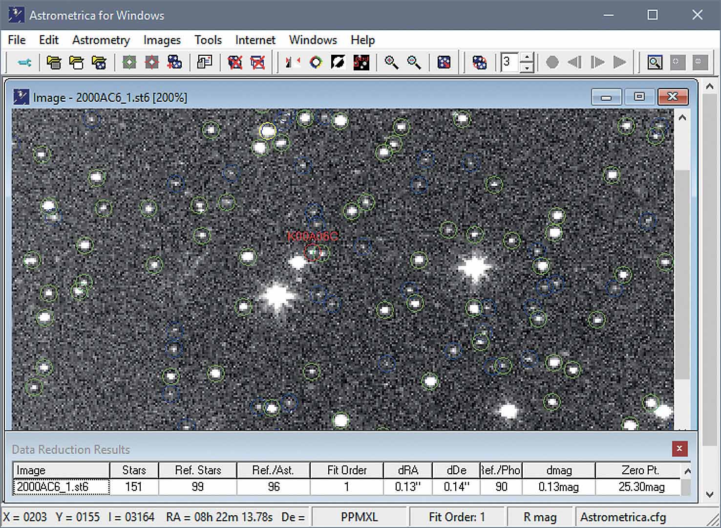Graficzny interfejs użytkownika programu Astrometrica z pomyślnie rozpoznanym polem gwiazdowym. M. Weigand