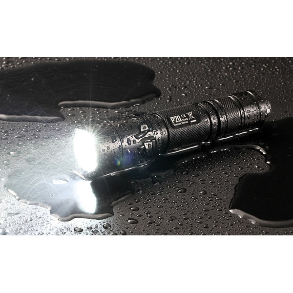 Nitecore Latarka kieszonkowa P20