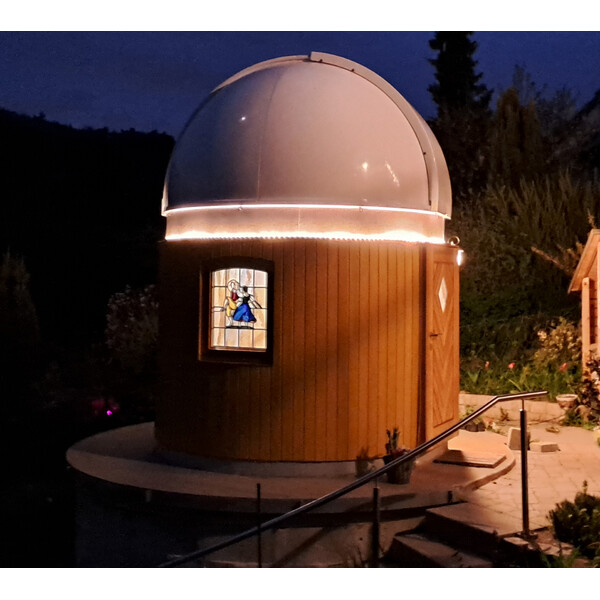 Pulsar Kopuła obserwatorium astronomicznego 2,7 m z obręczą