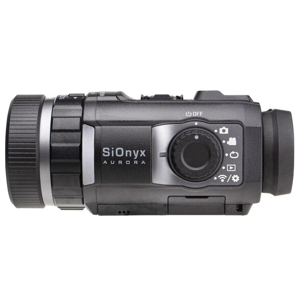 Sionyx Noktowizor Aurora Black zawiera twardy futerał, kartę pamięci 32GB, drugą baterię, pasek do przenoszenia