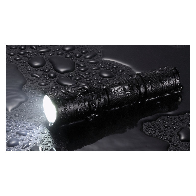 Nitecore Latarka kieszonkowa P20UV