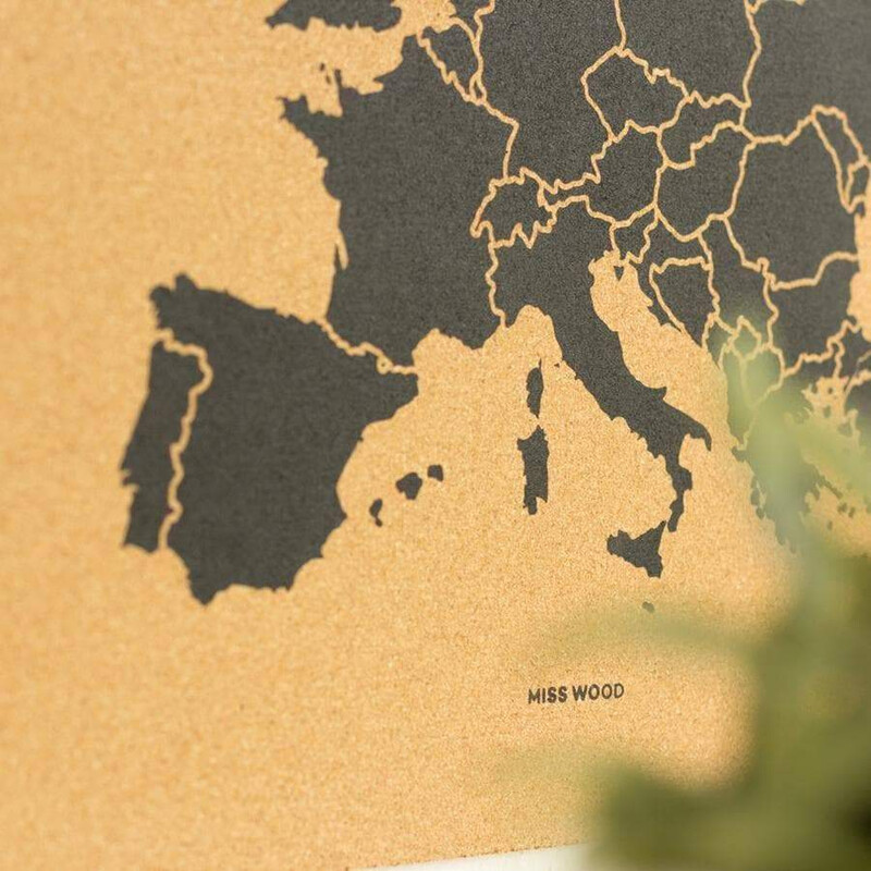 Miss Wood Mapa kontynentalna Woody Map Europa schwarz 60x45cm gerahmt