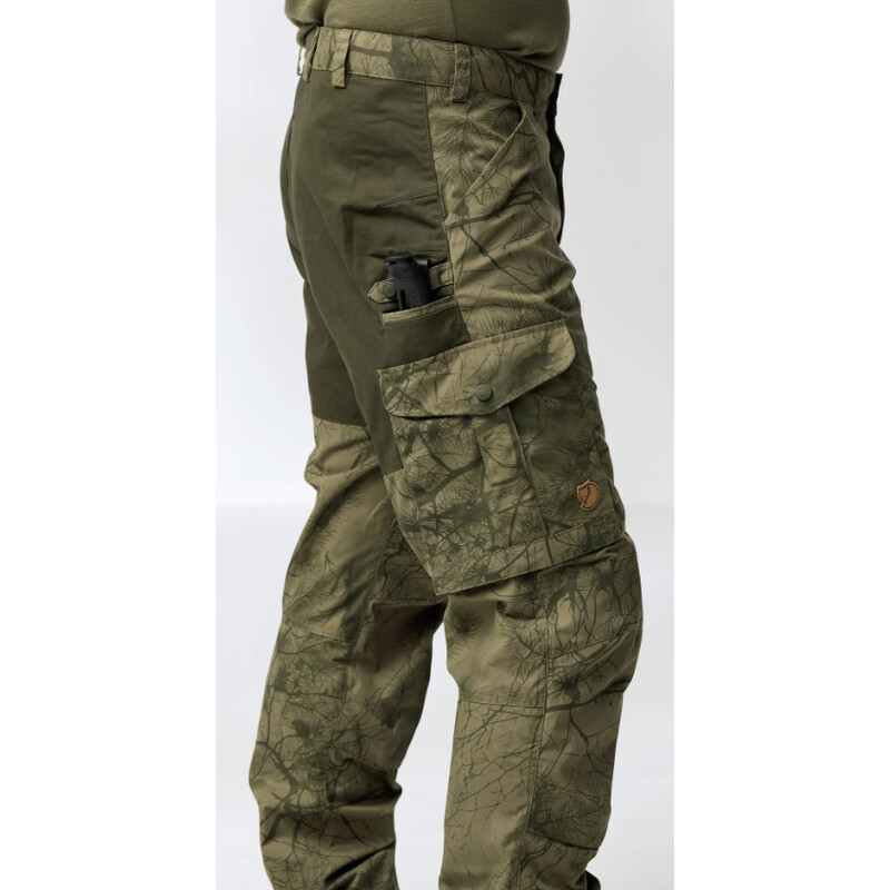 Fjällräven Spodnie myśliwskie Barents Pro M, 626-662 Green Camo-Deep Forest, 50